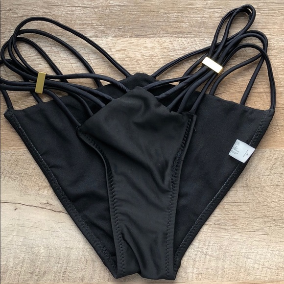 Black String Bikini - Picture 4 of 5